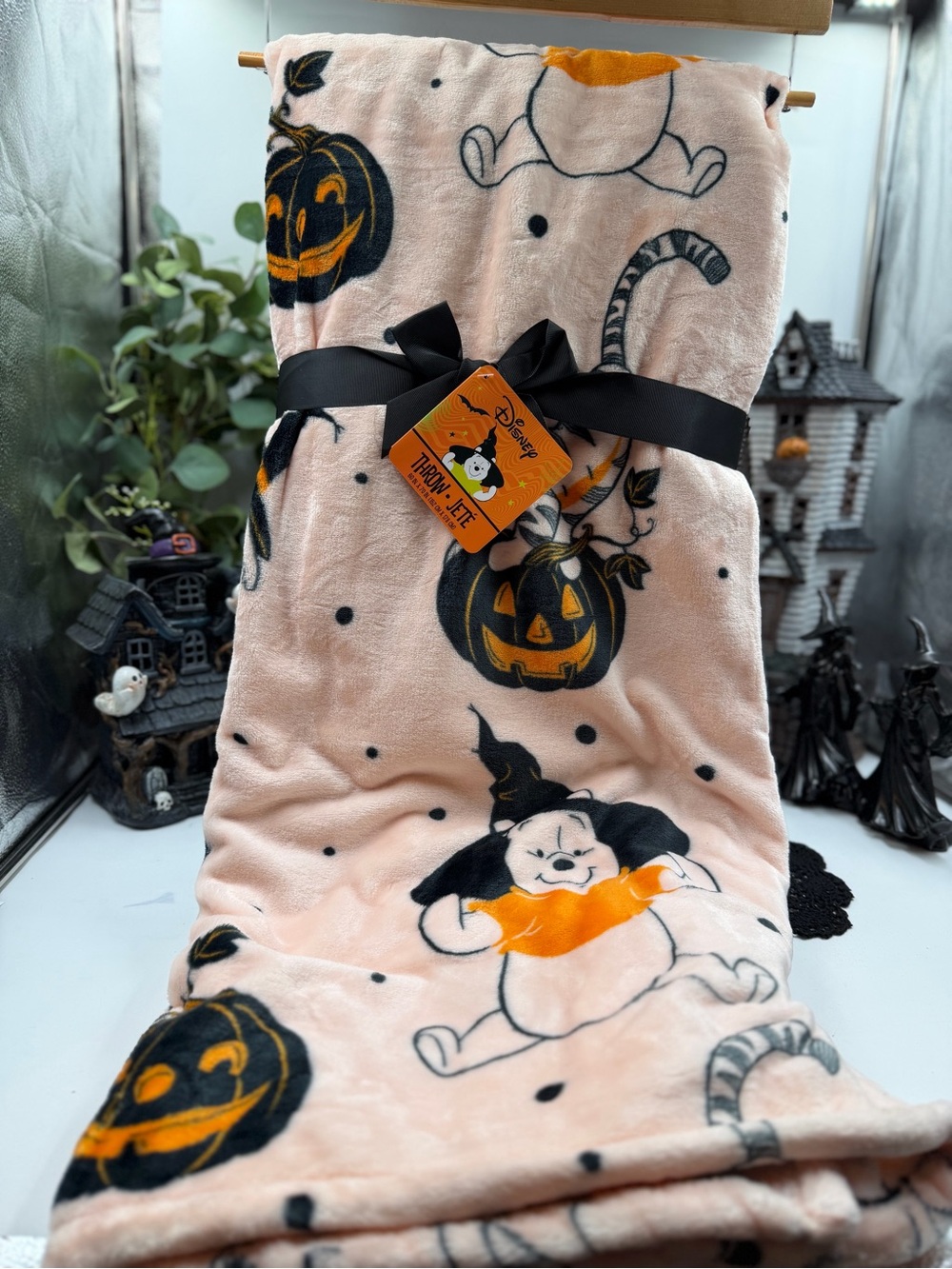 disney winnie the pooh halloween throw blanket 50x70 pumpkin nwt